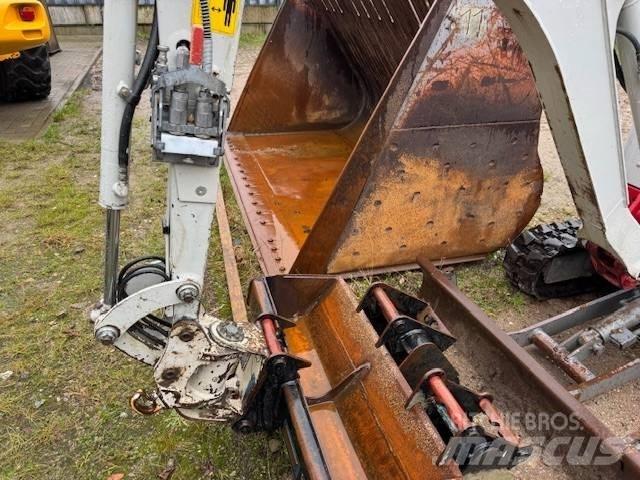 Takeuchi TB 216 V4 小型挖土機/掘鑿機<7t(小型挖掘機)