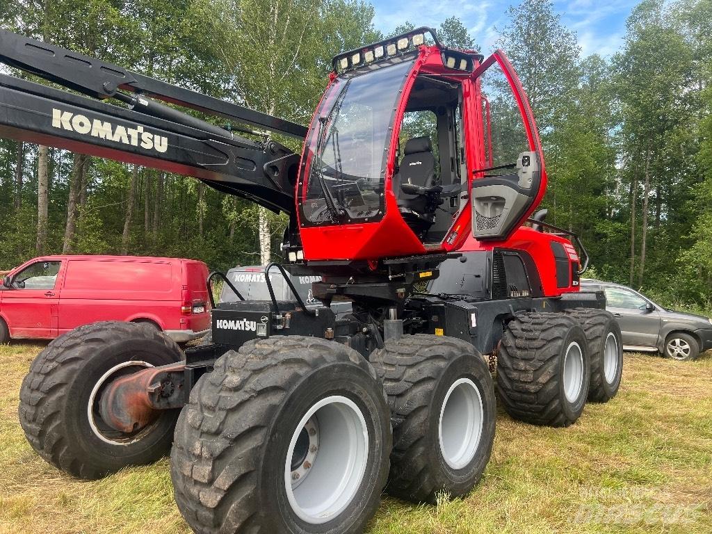 Komatsu 931 XC 收穫機