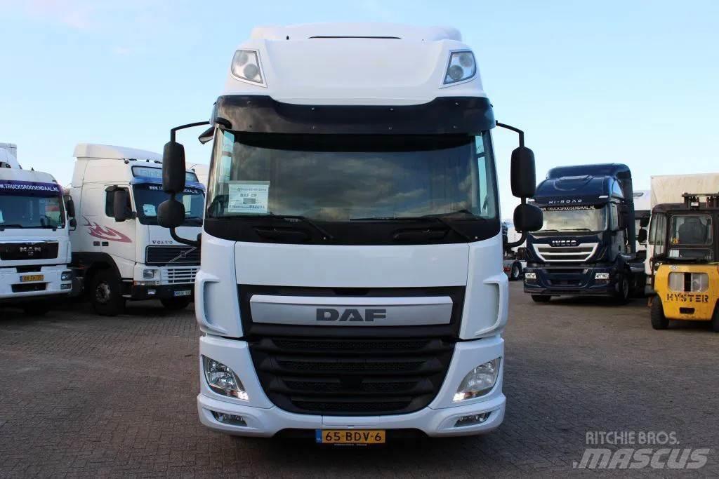 DAF CF 440 + EURO 6 曳引機組件