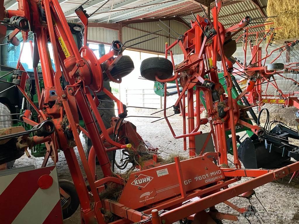 Kuhn GF 7601 MHO 耙與翻草機