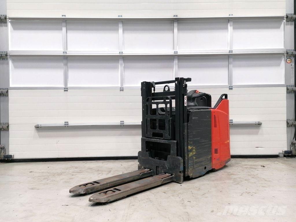 Linde D12 SP 行走控制式堆積機
