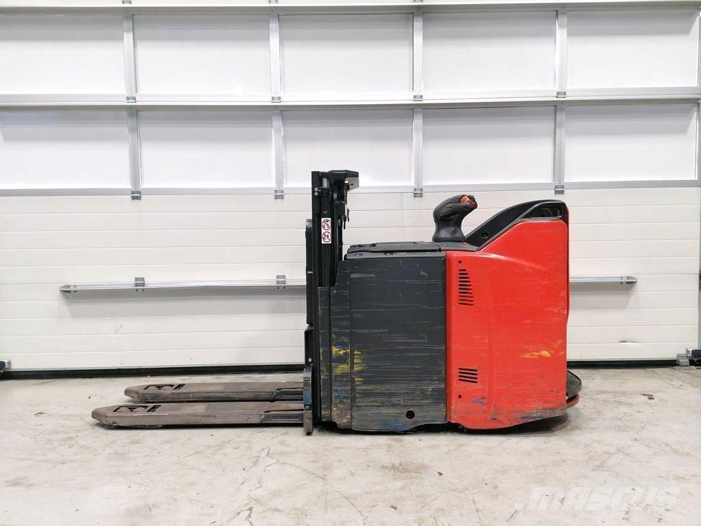 Linde D12 SP 行走控制式堆積機