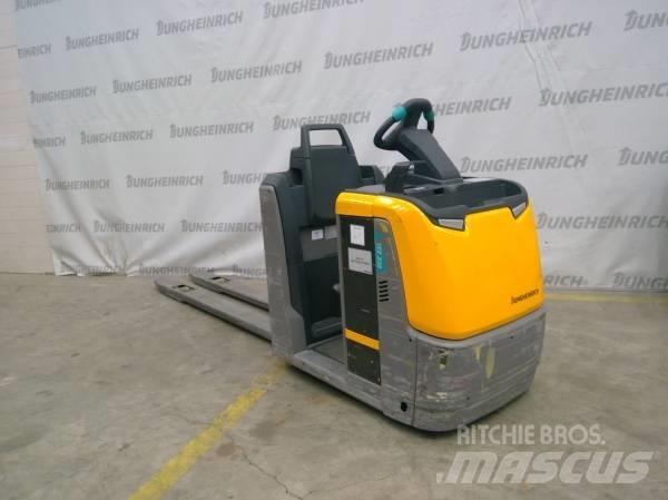 Jungheinrich ECE 225 低架裝載機