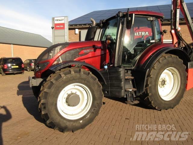 Valtra T174 VERSU 曳引機