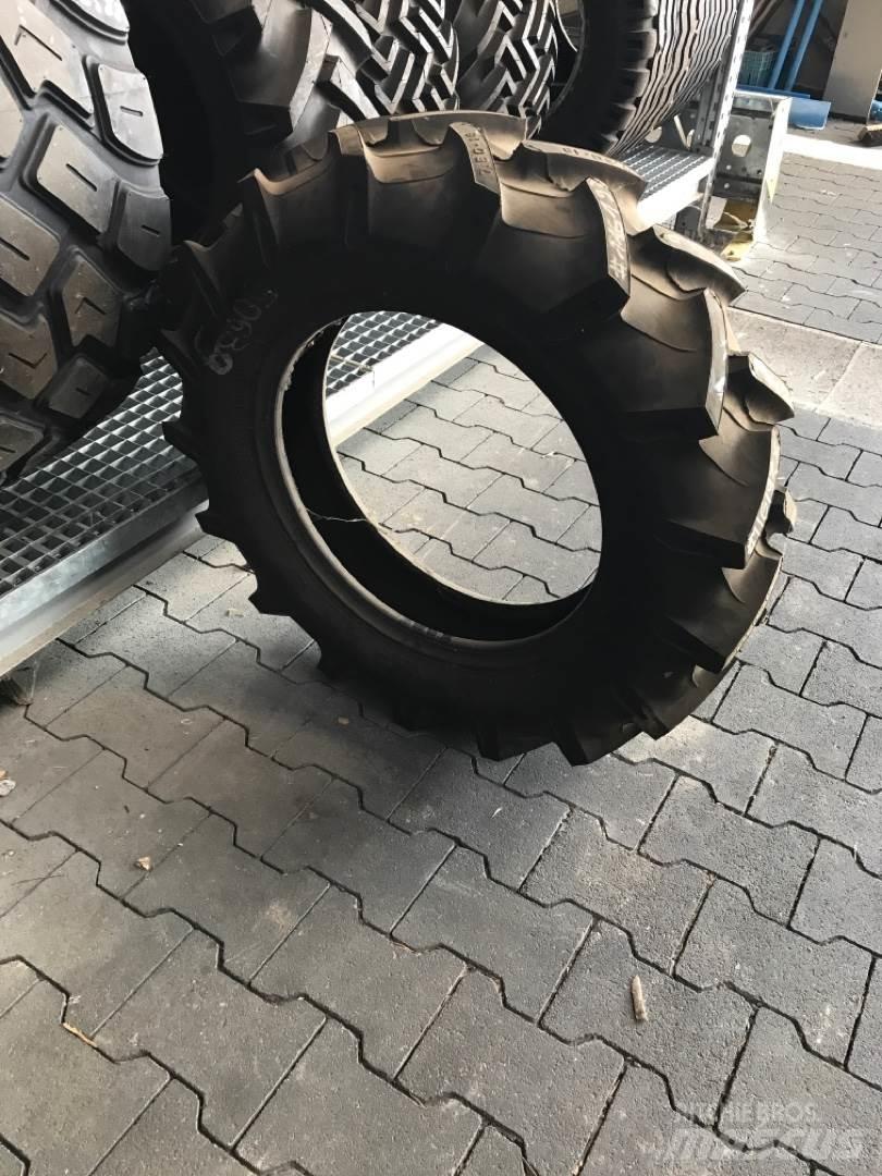 Pirelli 7.50-18 輪胎、車輪和輪圈
