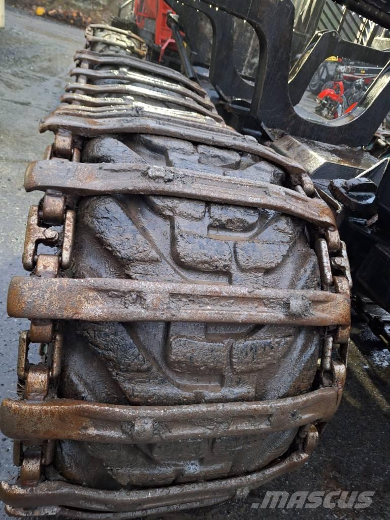 Komatsu 875 集運機