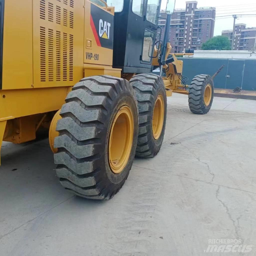 CAT 140 K 平土機
