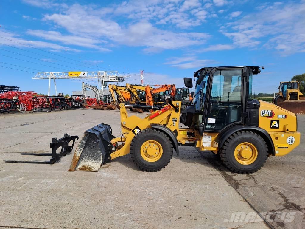 CAT 906 (Bucket + Forks) 輪胎式裝載機