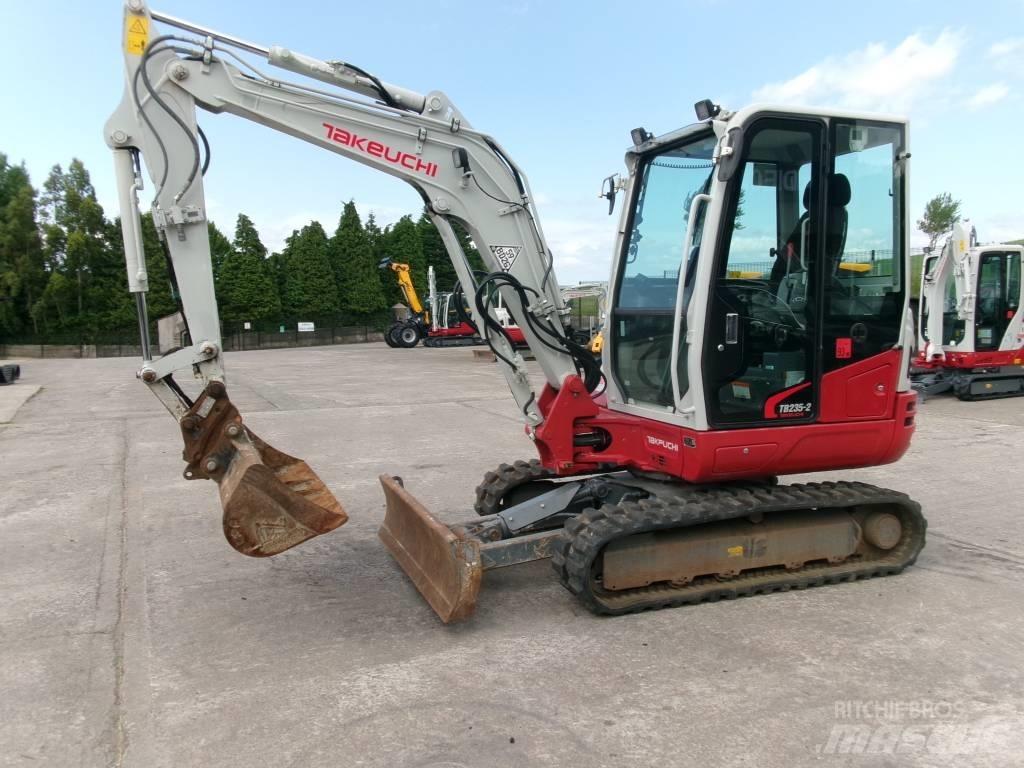 Takeuchi TB235-2 小型挖土機/掘鑿機<7t(小型挖掘機)