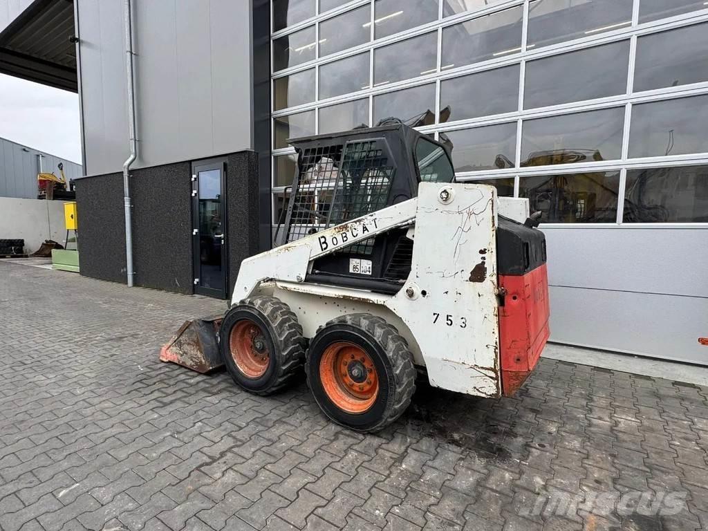 Bobcat 753 滑移轉向裝載機