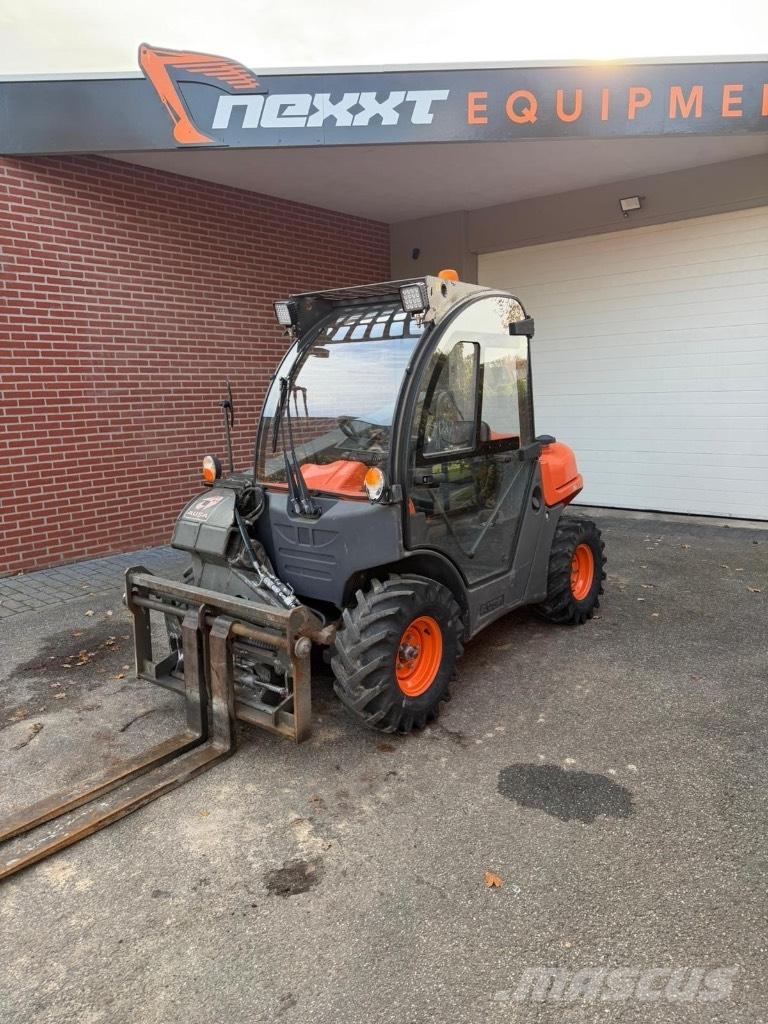 Ausa T 144 H 伸縮臂操作車