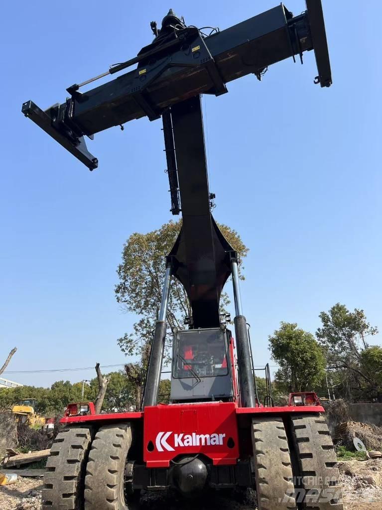 Kalmar DRT 450 前伸型堆積機