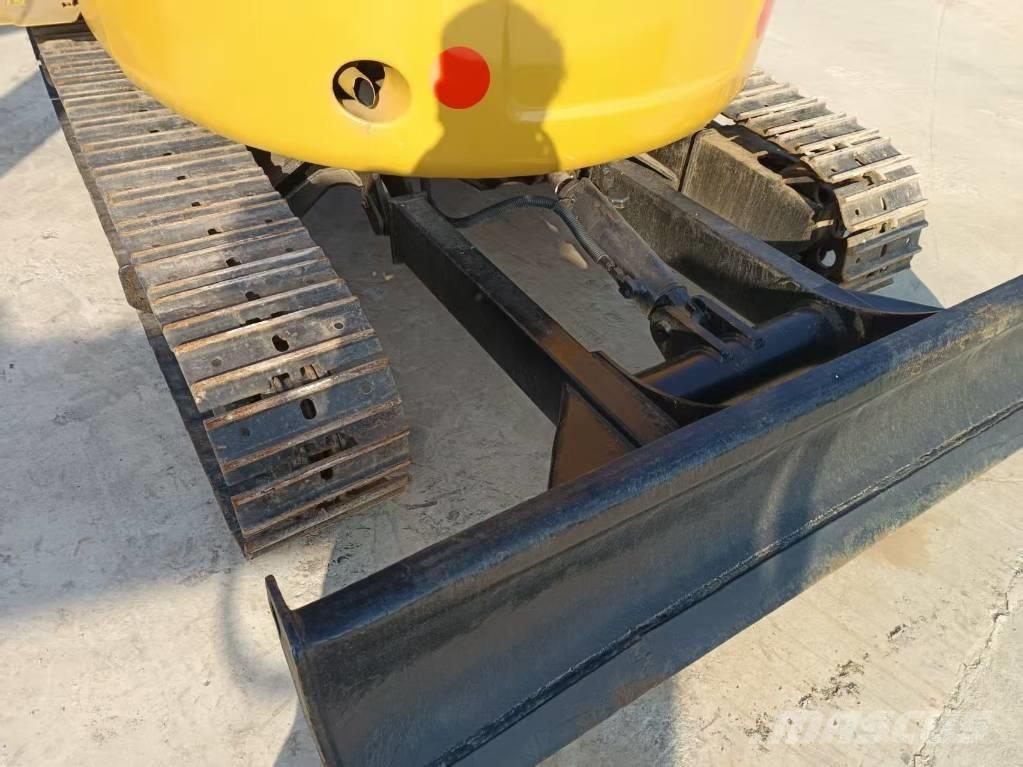CAT 303.5 E CR 小型挖土機/掘鑿機<7t(小型挖掘機)