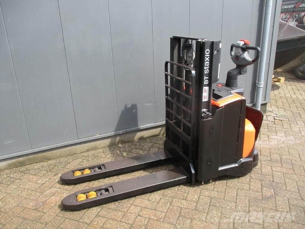 BT SWE 200D 行走控制式堆積機