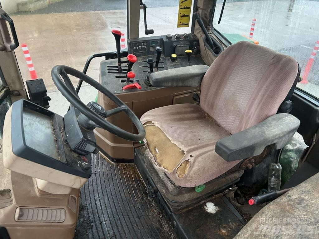 John Deere 6400 曳引機