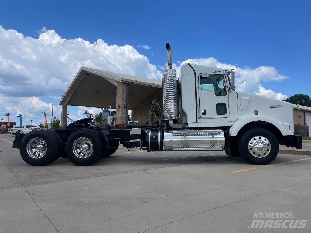 Kenworth T 800 曳引機組件