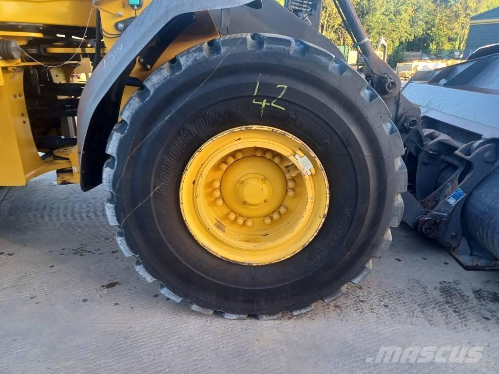 Volvo L120H 輪胎式裝載機