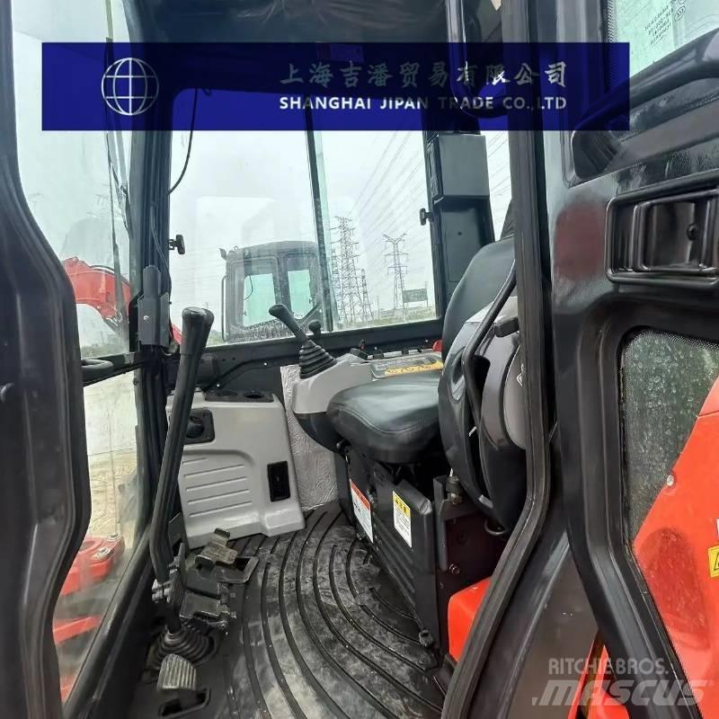 Kubota U 55-4 小型挖土機/掘鑿機<7t(小型挖掘機)
