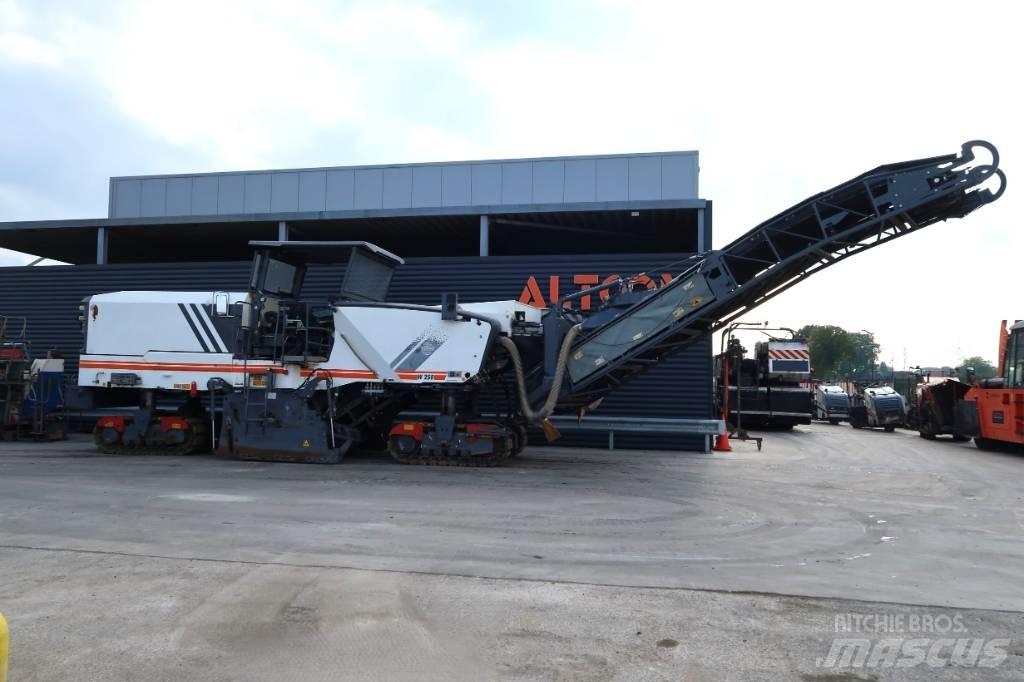 Wirtgen W250 瀝青冷銑刨機/銑床