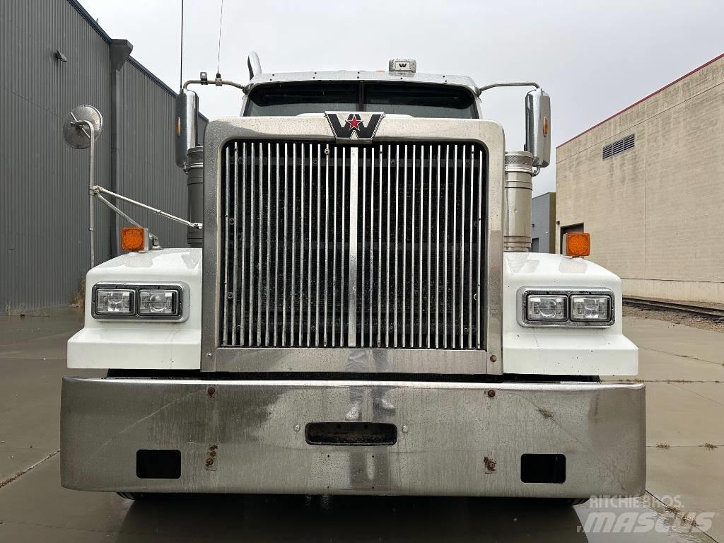Western Star 4900 SF 曳引機組件