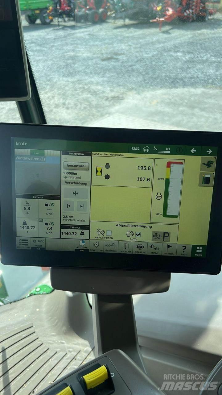 John Deere T670 聯合收穫機
