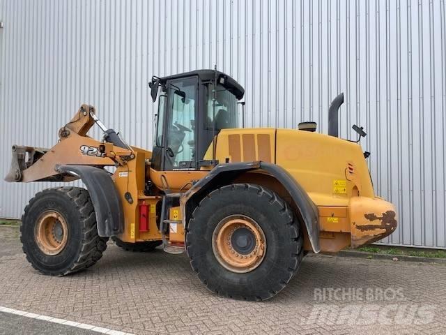 CASE 921F 輪胎式裝載機