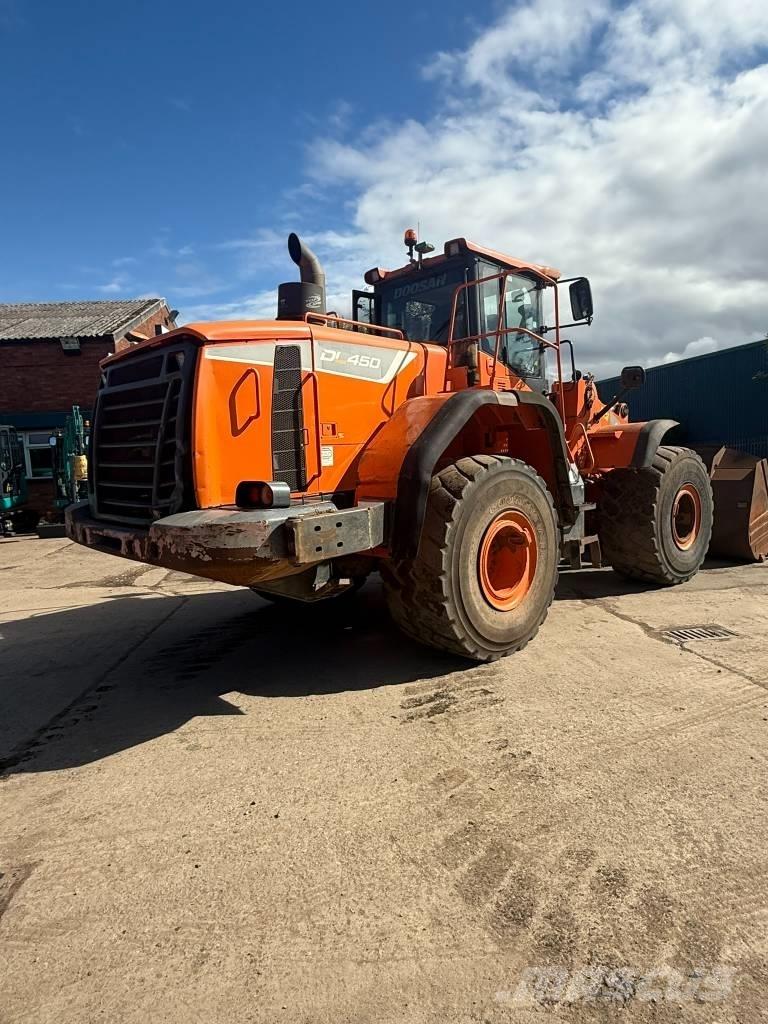 Doosan DL 450-5 輪胎式裝載機
