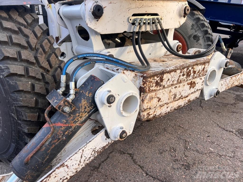 Bobcat T 40.170 伸縮臂操作車
