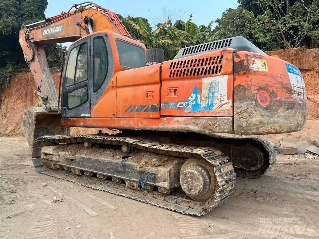 Doosan DX 300 LC 小型挖土機/掘鑿機<7t(小型挖掘機)
