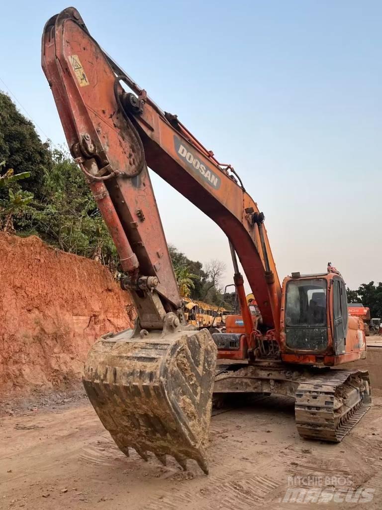Doosan DX 300 LC 小型挖土機/掘鑿機<7t(小型挖掘機)