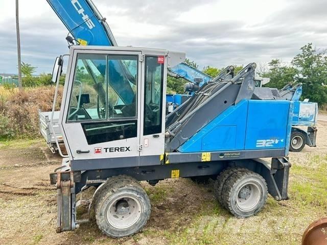 Fuchs MHL 320 廢棄物/工業用操作車