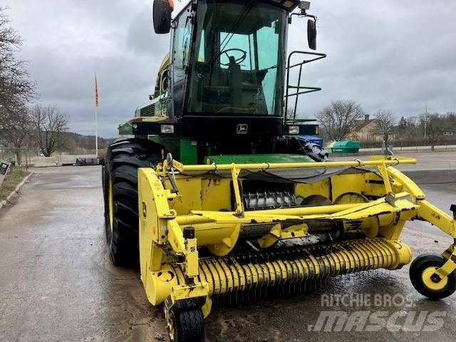 John Deere 6950 自走式飼料採集機