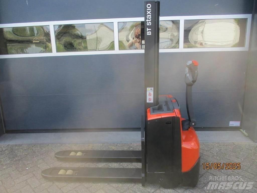 BT SWE 080L 行走控制式堆積機