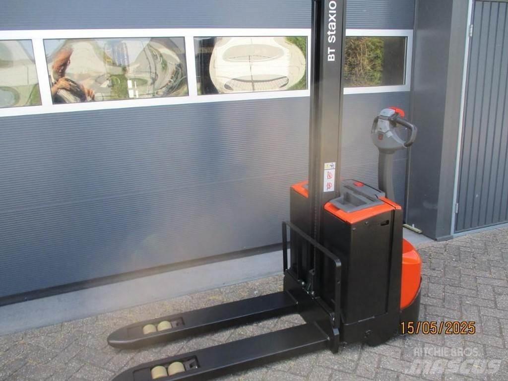BT SWE 080L 行走控制式堆積機