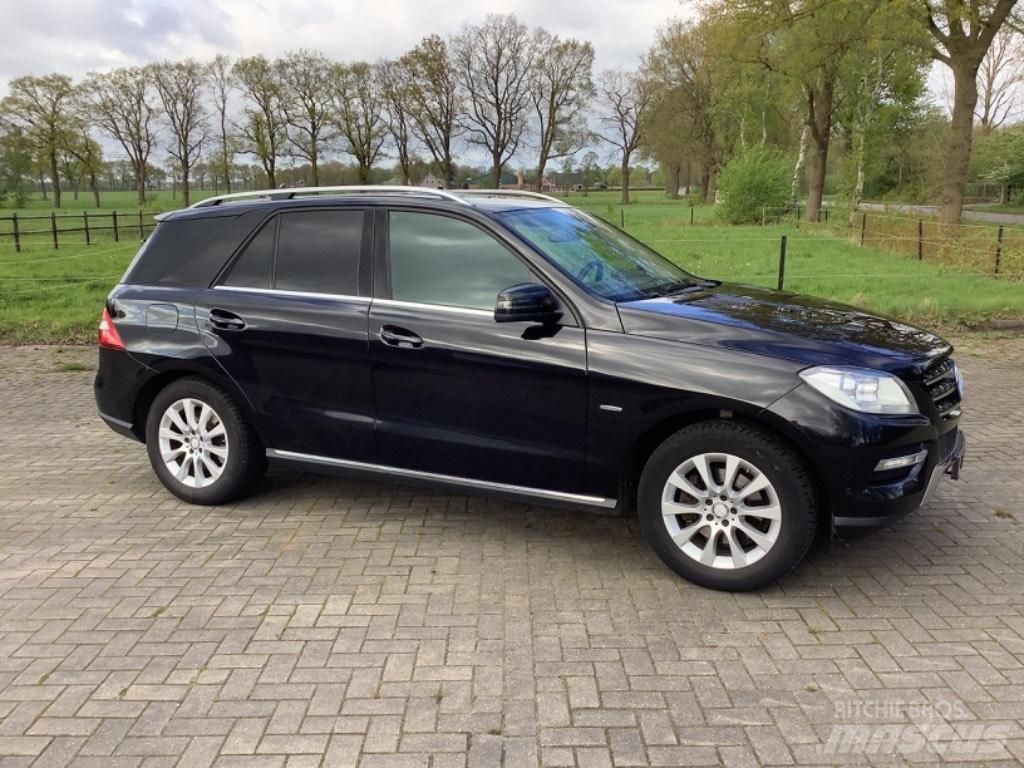 Mercedes-Benz ML 350 越野車
