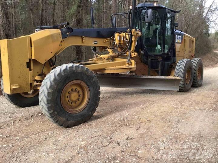 CAT 12M2 平土機