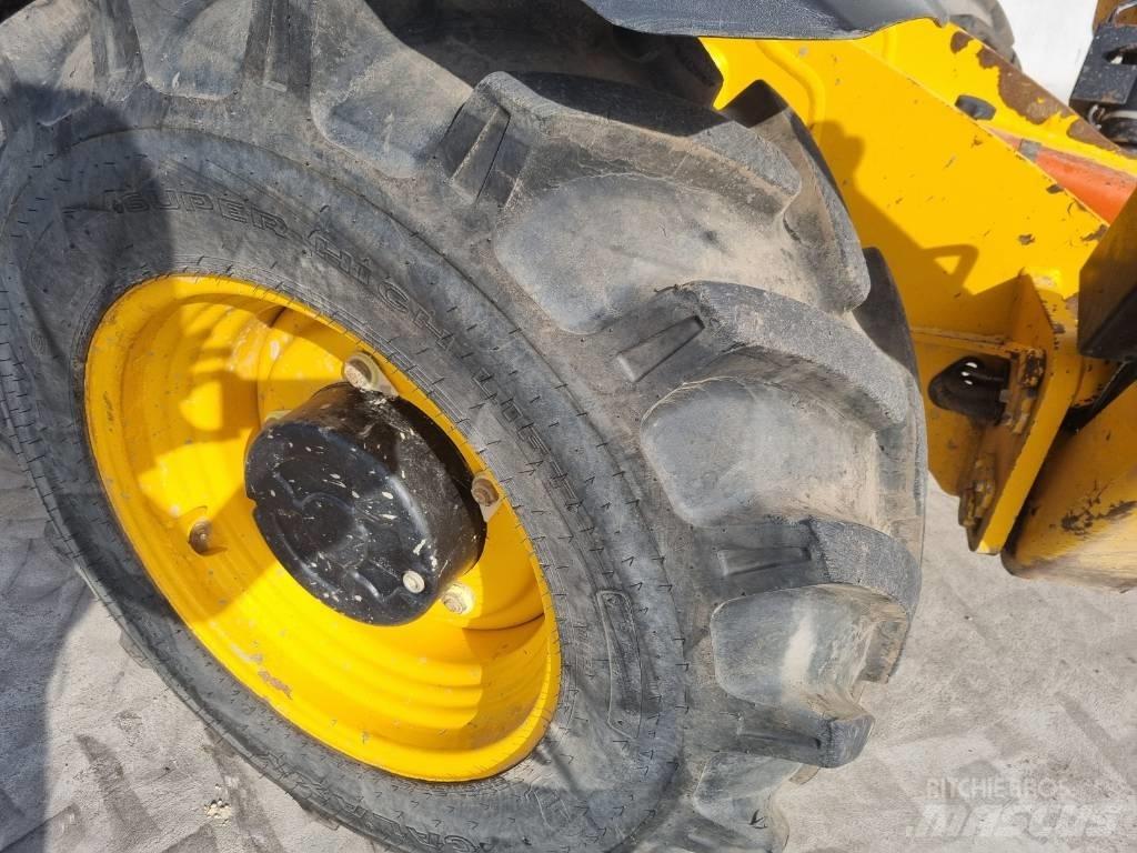 JCB 535-125 Hiviz 伸縮臂操作車