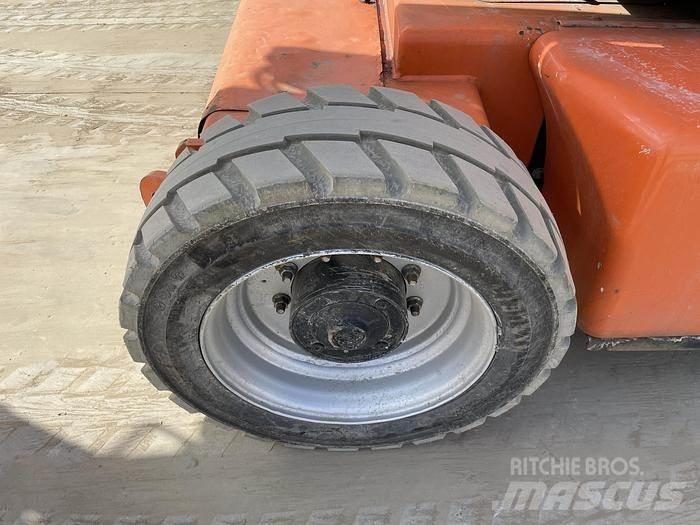 JLG E450AJ 曲臂高空作業車