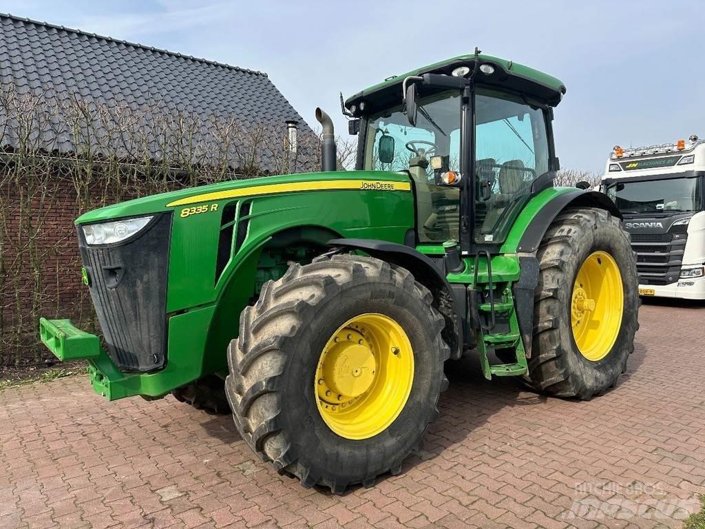 John Deere 8335R 曳引機
