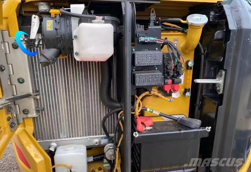 CAT 303 小型挖土機/掘鑿機<7t(小型挖掘機)