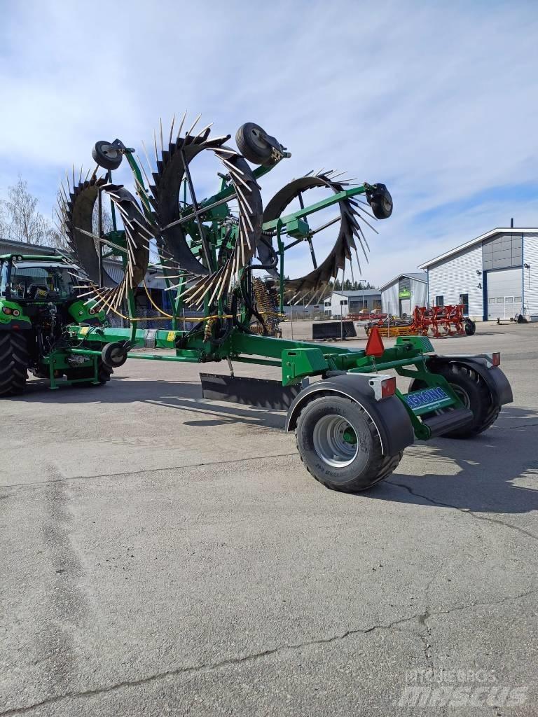 Agronic WRT 900 堆草機