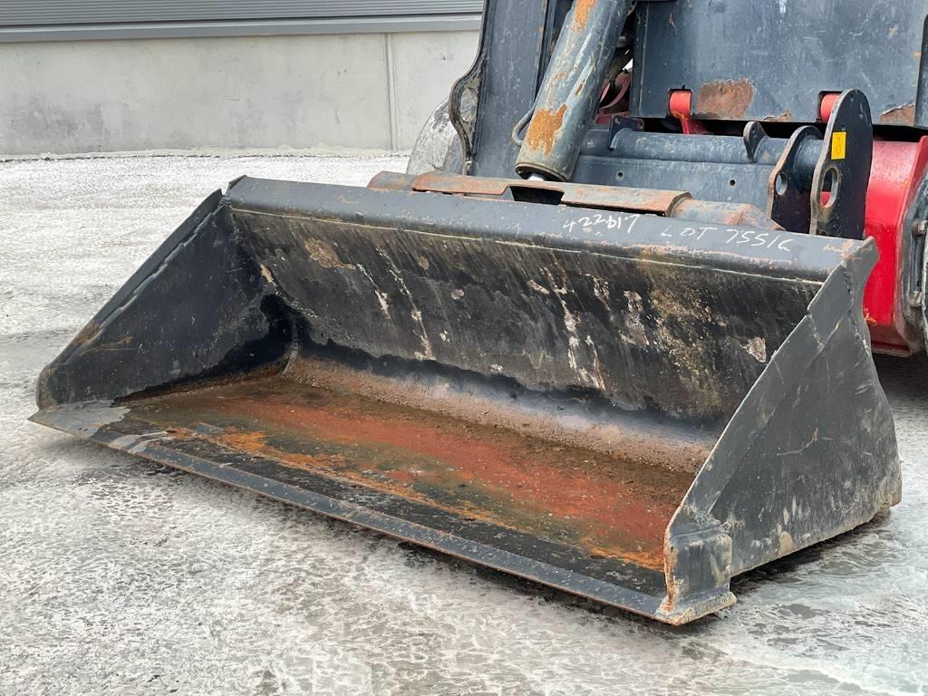 JCB R260 滑移轉向裝載機