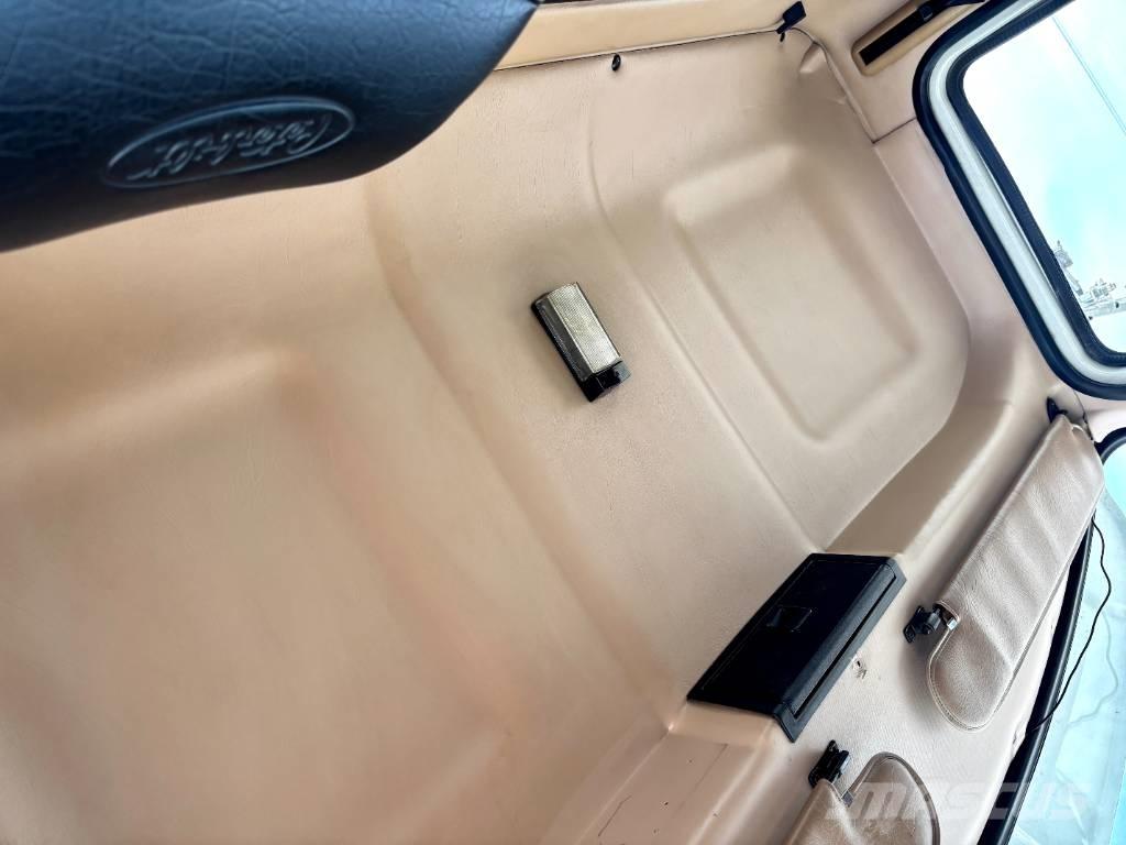 Mack Granite 起重可拆卸式卡車