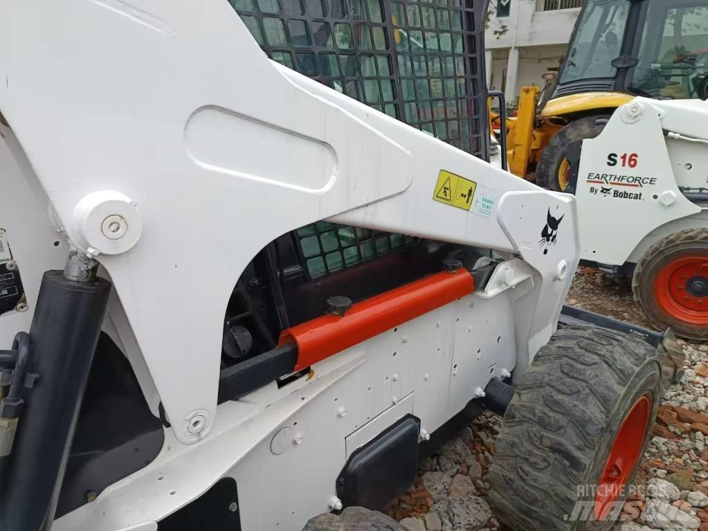 Bobcat S 330 滑移轉向裝載機