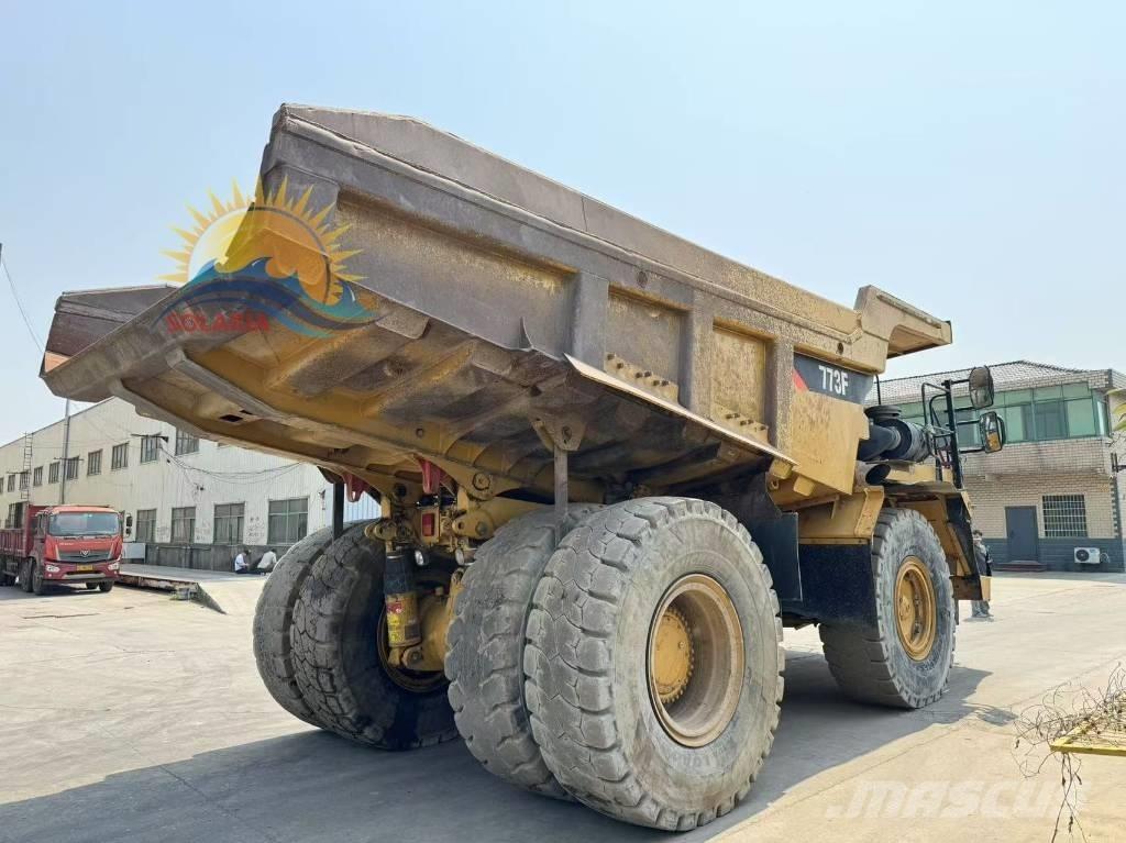 CAT 773 F 鉸接式起吊車