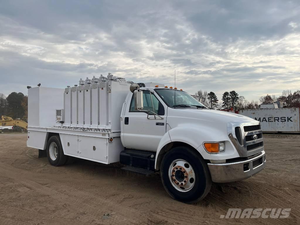 Ford F 650 XLT 運油車