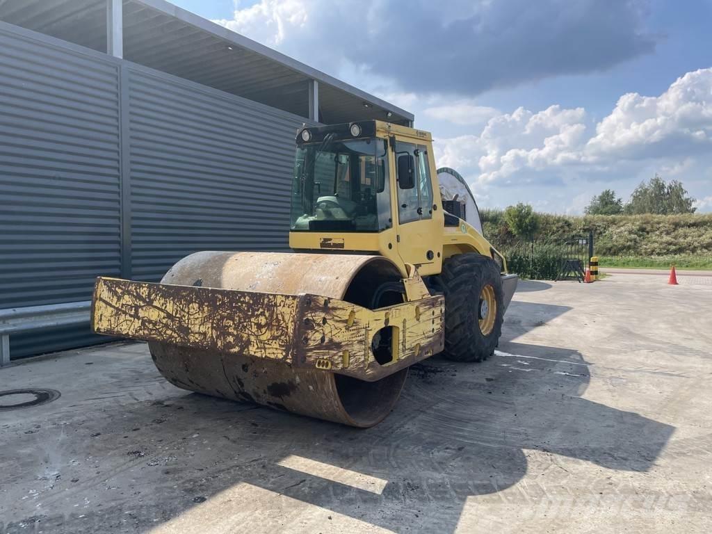 Bomag BW 216 DH-4 單輪滾壓機
