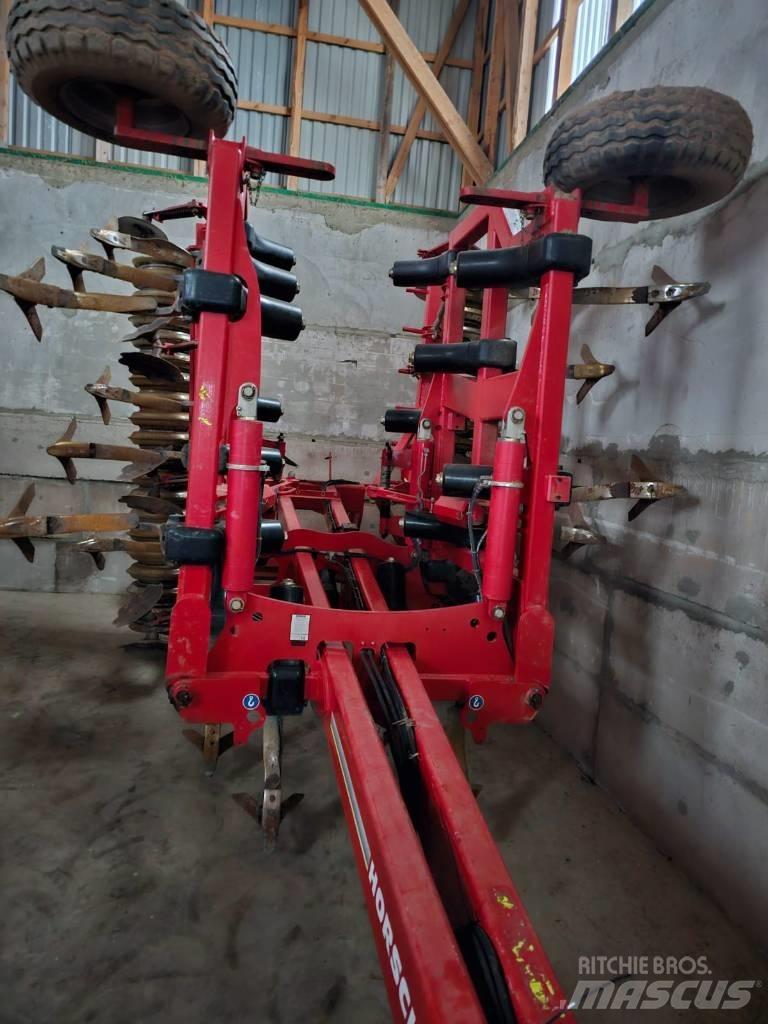 Horsch Terrano 6 FX 中耕管理機