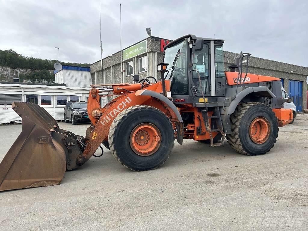 Hitachi ZW 220 輪胎式裝載機