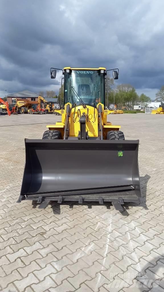 Volvo L 30 G 輪胎式裝載機